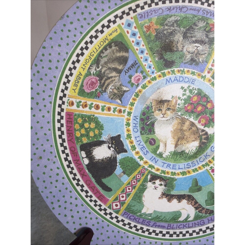 Pat Albeck National Trust "Cats in Trust" Chopping Board - Picture 2 of 6
